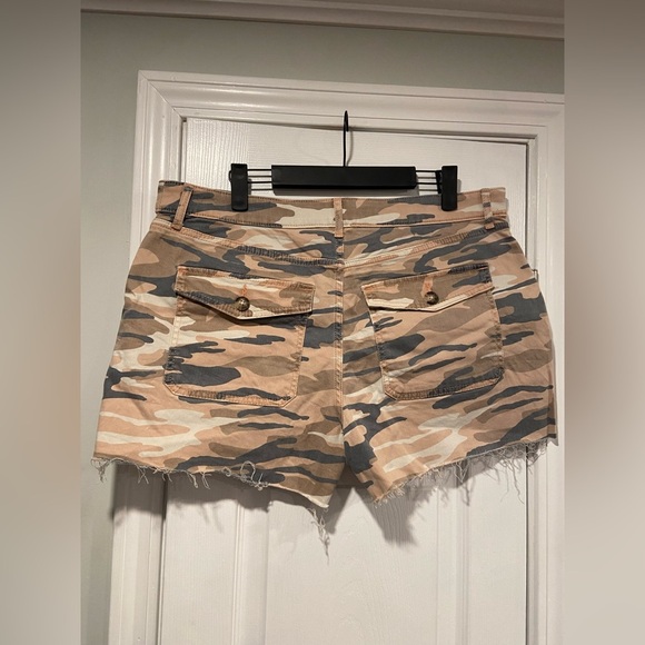 Express Size 12 Shortie Mid Rise Stretch Punk Gray Camo Cut Off Cargo Shorts - Picture 6 of 12
